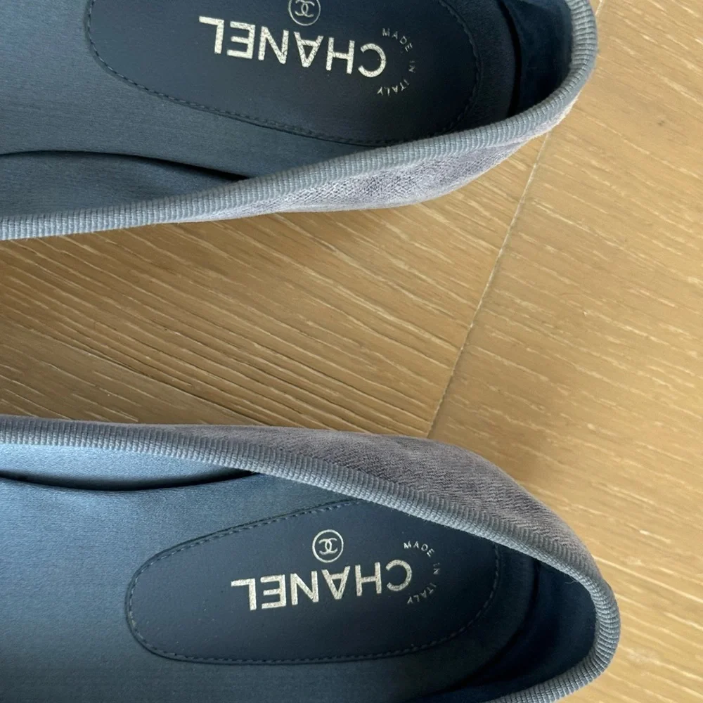 CHANEL Blue and Gray Flats - Picture 8 of 8